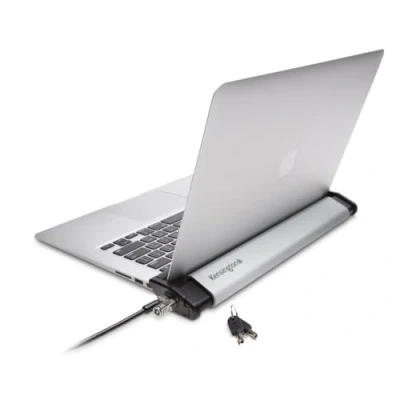 Obrázek Kensington K64453WW Laptop Locking Station 2. 0 s MicroSaver 2.0 pro Apple MacBooks a ultra ploché notebooky stříbrná/černá
