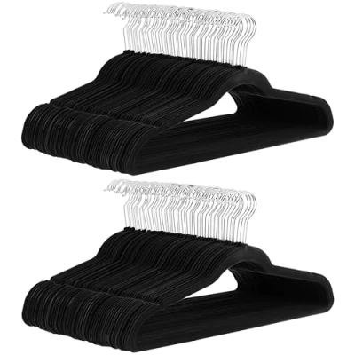 Obrázek Amazon Basics Úzké a protiskluzové ramínko na šaty košile / oblek/kostým, balení 100 ks, černá