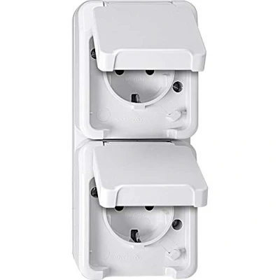 Obrázek Schneider Electric Merten MEG2328 8019 na omítku 2násobná zásuvka Schuko dvojitá zásuvka, ochranná kontaktní kolmo uspořádaná s ochranou proti dotyku, IP44, polární bílá, AQUASTAR