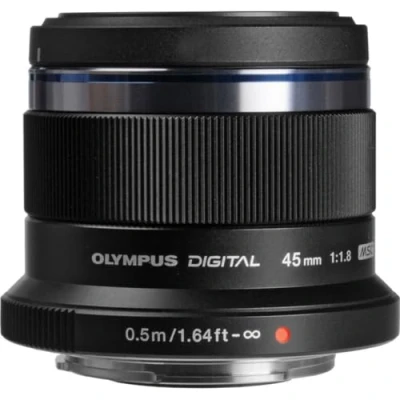 Obrázek Olympus M.Zuiko Digital 45mm F1.8 objektiv, silná pevná ohnisková vzdálenost, vhodná pro všechny MFT kamery (modely OM D &amp; PEN, série Panasonic G), černý