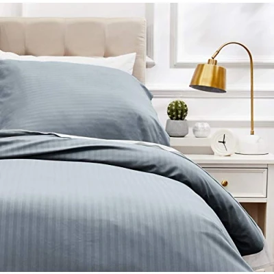 Obrázek Amazon Basics 2 kusy Deluxe ložní souprava z mikrovlákna, 135 x 200 cm, tmavě šedá, pruhované