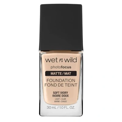 Obrázek Wet n Wild Photo Focus Foundation jemná slonovina vysoce krycí, pro bezchybnou pokožku na fotografiích redukuje jemné linie, skvrny a vrásky Vegan Soft Ivory