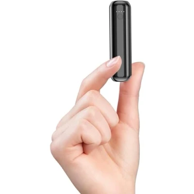 Obrázek Mini powerbanka 5 000 mAh, malá, ale silná kompaktní slim externí akumulátor s výstupem 2,4 A, přenosná nabíječka na mobilní telefon iPhone Samsung Galaxy a další (černá)