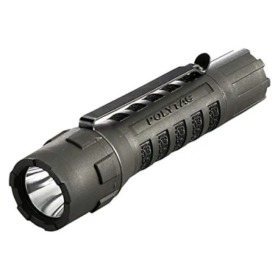Obrázek Streamlight 88850 PolyTac 600 lumenů univerzální Sure Grip Kompaktní LED kapesní svítilna s lithiovými bateriemi CR123A, černá