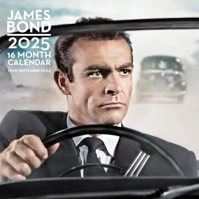 Obrázek Pyramid James Bond 2025 brožurní kalendář, 30 x cm, filmový kalendář pro fanoušky britského agenta, měsíční s legendárními filmovými scénami a postavami, udržitelný pouze papírovou