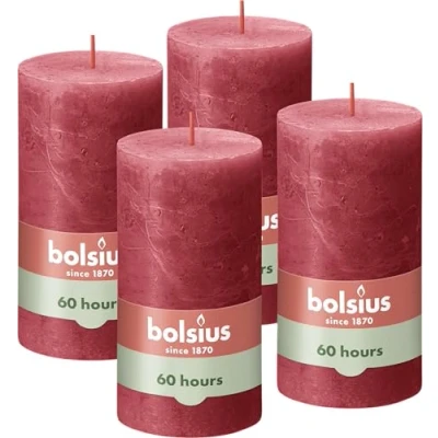 Obrázek Bolsius Rustikální válcové svíčky červené 4 kusy 13 x 7 cm délka hoření 60 hodin neparfémované přírodní rostlinný vosk bez palmového oleje
