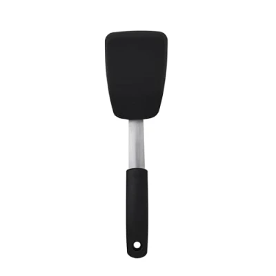 Obrázek OXO Good Grips flexibilní obracečka zvedák pánví z ušlechtilé oceli a silikonu vhodný do myčky na nádobí pro snadné otáčení vajíček se zrcadlovými vejci, hamburgerovými záplatami dalšími černá