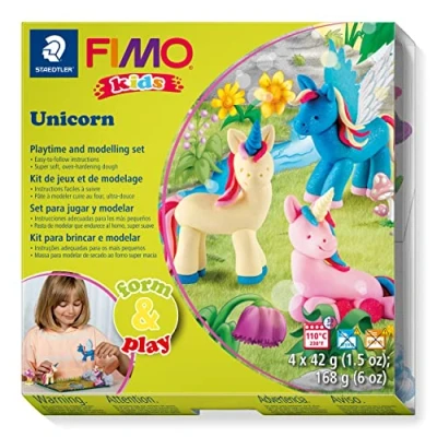 Obrázek STAEDTLER 8304 19 LZ03 FIMO Kids Form&amp;Play Playtime &amp; Modeling Polymer Clay Set &quot;Unicorn&quot; (balení se 4 bloky, nálepkami, modelovací nástroje a scéna pozadí)