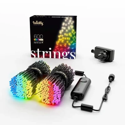 Obrázek Twinkly Strings 600 LED RGB+ Weiß, Lichterkette, Smarte LEDs für den Innen und Außenbereich, Kompatibel mit Alexa Google Home, IP44, Weihnachtsdeko, App Steuerung, Schwarzes Kabel, 48m