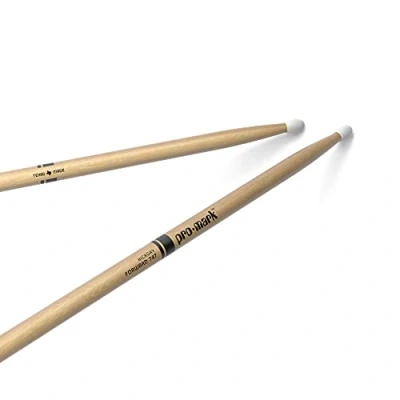 Obrázek ProMark Drumsticks bicí tyčinky klasické dopředu 747B Drum Sticks oválná nylonová špička hikorové dřevo 1 pár