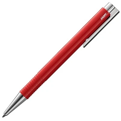 Obrázek LAMY logo M+ kuličkové pero 204 z nerozbitného plastu v červené barvě s chromovanou špičkou a tlačítkem, vč. velkoobjemové náplně M 16 šířka čáry modré