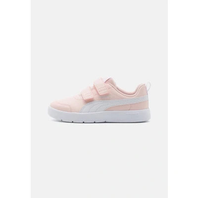 Obrázek Puma Courtflex V3 Unisex Závodní běžecké boty pro děti, Velikost: 31, Island pink/white