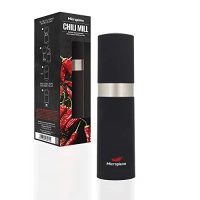 Obrázek Microplane Mlýnek na chilli sušené papričky s čepelemi z ušlechtilé oceli ostré jako břitva vyrobeno v USA