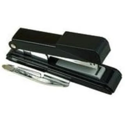 Obrázek Bostitch B8RE F C BLACK Stolní sešívačka B8 Flat Clinch, kapacita sešívacích sešívaček 11 x 6 mm, černá