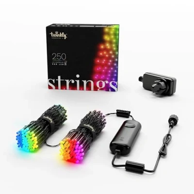Obrázek Twinkly Strings 250 LED RGB, světelný řetěz pro venkovní i použití, chytrá světla, kompatibilní s Alexa a Google Home, IP44, vánoční dekorace, ovládání pomocí aplikace, černý kabel,