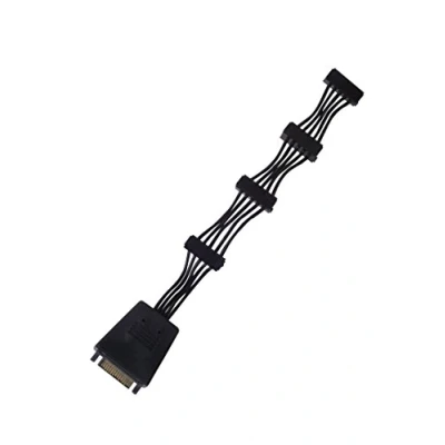 Obrázek SilverStone SST CP06 E4 SATA adaptér kabel, 1 na 4 konektor (super flexibilní), 2x 2200μF kondenzátory