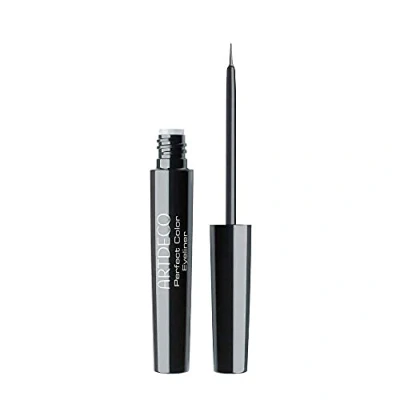 Obrázek ARTDECO Perfect Color Eyeliner Fabintensive Eye Liner pro opticky plné řasy, matné, černé 1 x 4,5 ml