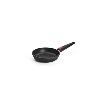 Obrázek Woll Plochá pánev Nowo Titanium indukční, Ø 20 cm, výška 5 s odnímatelnou rukojetí vhodná pro všechny typy sporáků, hliníková litina, nepřilnavá úprava