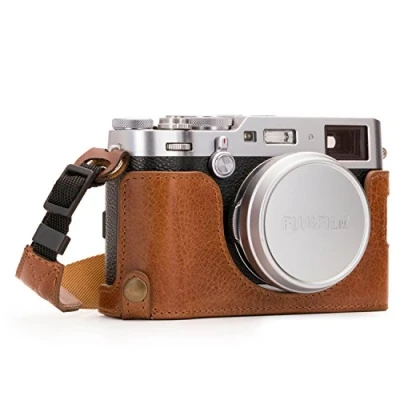Obrázek MegaGear MG1282 Ever Ready polokapsa na kameru z pravé kůže s popruhem a přístupem baterie pro Fujifilm X100F hnědá