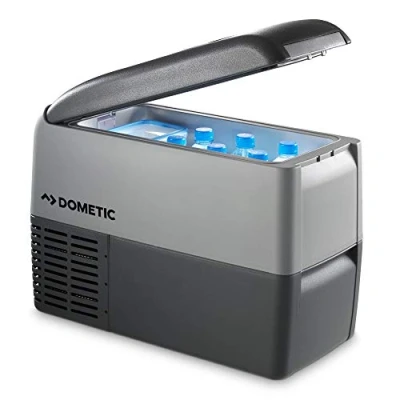 Obrázek Dometic CoolFreeze CDF 26, přenosný elektrický kompresorový chladič / mrazák, 21 litrů, 12/24 V pro auto, kamion nebo loď s monitorem baterie