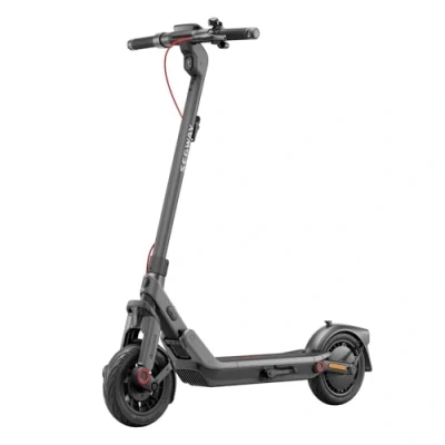 Obrázek Segway Ninebot E3 pro D elektrokoloběžka dojíždění se silniční homologací, dojezd 55 km (47 při 20 km/h) skládací a lehký (17,9 kg), odpružení vpředu vzadu, 10palcové pneumatiky, IPX5