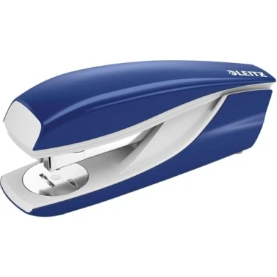Obrázek Leitz Kancelářská sešívačka z kovu, na 40 listů, vč. sponek, ergonomický design, modrá, série NeXXt, 55220035