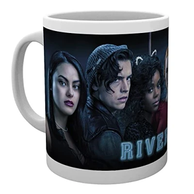 Obrázek Riverdale Tasse Cast weiß, bedruckt, aus Keramik, Fassungsvermögen ca. 320 ml.