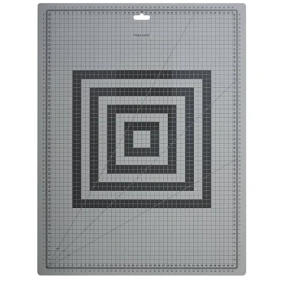 Obrázek Fiskars A2 řezací podložka, 45 cm x 60 cm, odolná proti řezání, 1003895