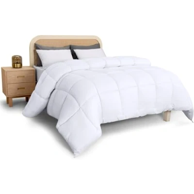Obrázek Utopia Bedding Přikrývka 220 x 230 cm, měkká prošívaná deka z mikrovlákna (bílá)