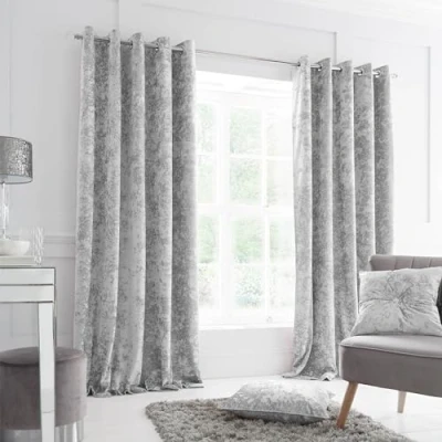 Obrázek Catherine Lansfield Závěs z mačkaného sametu se zavěšením oček, polyester, stříbrný, 152,4 cm x 228,60