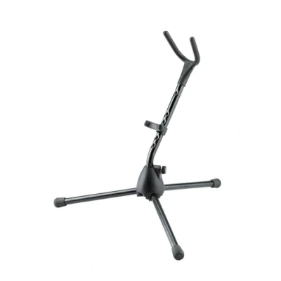 Obrázek K&amp;M 14315 stojan na sopránový saxofon černý výška 48,5 cm podstavec zesílený skleněnými vlákny, ohebné uchycení, skládací nohy