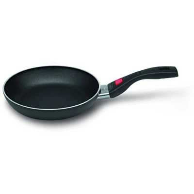 Obrázek BALLARINI Pánev Click &amp; Cook 24 cm z hliníku s nepřilnavým povrchem Keravis a sklopnou rukojetí šetří místo, optimální pro kempování, vyrobeno v Itálii, černá