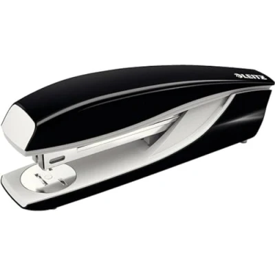 Obrázek Leitz Kancelářská sešívačka z kovu, na 40 listů, vč. sponek, ergonomický design, černá, série NeXXt, 55040095