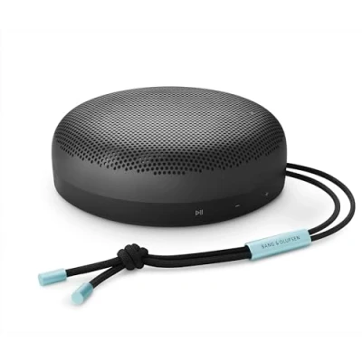 Obrázek Bang &amp; Olufsen Beosound A1 (2. gen) bezdrátový přenosný IP67 vodotěsný Bluetooth reproduktor s 360stupňovým zvukem, hlasový asistent Alexa Voice Assistant a Speakerphone, výdrž baterie 18 h