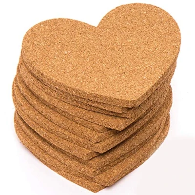 Obrázek Baker Ross Velké balení korkové tácky &quot;srdce&quot; (30 kusů) nápad na tvoření ke Dni svatého Valentýna nebo matek pro děti ve školním vyučování, kork