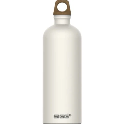 Obrázek SIGG Hliníková láhev na pití Traveller MyPlanet Forward certifikováno klimaticky neutrální sycené nápoje zabezpečené proti vytečení lehké jako pírko bez BPA outdoor &amp; jóga matná bílá