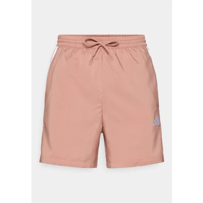 Obrázek adidas Herren Essential Three Stripes Chelsea Base Short, Wonder Clay/White, M