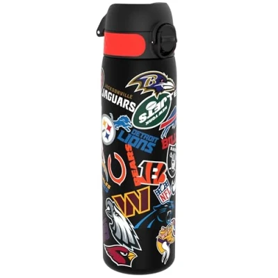 Obrázek ion8 Láhev na pití NFL s odznakem 500 ml/18 oz, zabezpečená proti vytečení, snadno se otevírá, bezpečné zapínání, lze mýt v myčce, bez BPA, hygienické zaklapávací víčko, držadlo, hodí do držáku