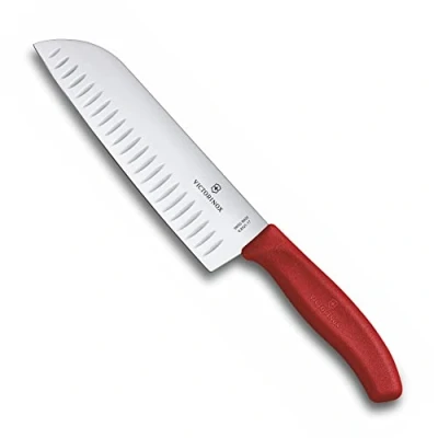 Obrázek Victorinox, Swiss Classic, Profi nůž Santoku, extra ostrá čepel, kulový brus, 17 cm, robustní plastová rukojeť, nerezová ocel, červená