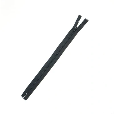 Obrázek Trimz 20 cm Langer Reißverschluss mit 4 mm Zähnen, 1 Stück, Polyester, Schwarz, 46