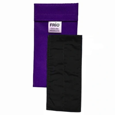 Obrázek FRIO Dvojitá diabetická inzulínová chladicí taška 8 x 18 cm fialová až pro 2 inzulínové pero Chladí se studenou vodou I Nejsou nutné žádné vložky opakovaně použitelné
