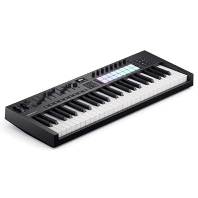 Obrázek Novation Launchkey 49 [MK4] USB/MIDI Controller Keyboard s polováženými tlačítky a DAW integrací. Režimy akordu/stupnice, 8 bicích podložek arpeggiátor. Včetně balíčku softwaru hudební produkce