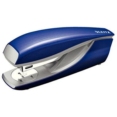 Obrázek Leitz Kancelářská sešívačka z kovu, na 30 listů, vč. sponek, ergonomický design, titanová modrá, série stylů, 55620069