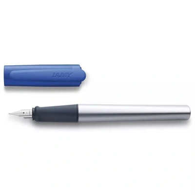 Obrázek Lamy nexx blue plnicí pero s protiskluzovou rukojetí a leštěným ocelovým hrotem v šířce tahu M trojúhelníkové pouzdro z hliníku vč. inkoustové kazety T 10 modré pro praváky
