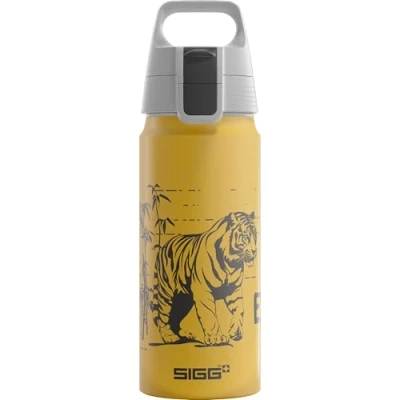 Obrázek WMB SIGG hliníková láhev na pití pro děti ONE Brave Tiger vhodná sycené nápoje zabezpečená proti vytečení lehká jako pírko bez BPA certifikováno klimaticky neutrální sport a škola