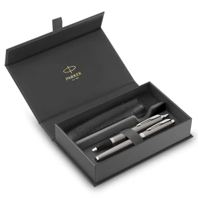Obrázek PARKER IM Duo Stift Geschenkset Füller, Kugelschreiber &amp; Etui Edelstahl Ausführung mit Chromverzierungen Mittlere Spitze Blaue Tinte Perfekte Geschenke zum Schulabschluss