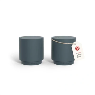 Obrázek LARS NYSØM Sada slánky a pepřenky Nerezová slánka z ušlechtilé oceli, minimalistický design kořenka, snadno doplňovatelná (Stone Blue)