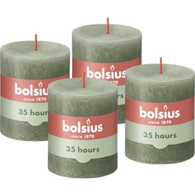Obrázek Bolsius Rustik Stumpenkerzen Grün 4 Stück 8 x 7 cm Dekorative Haushaltkerzen Länge Brenndauer 35 Stunden Unparfümierte Natürliches Pflanzenwachs Ohne Palmöl Weihnachtsdeko
