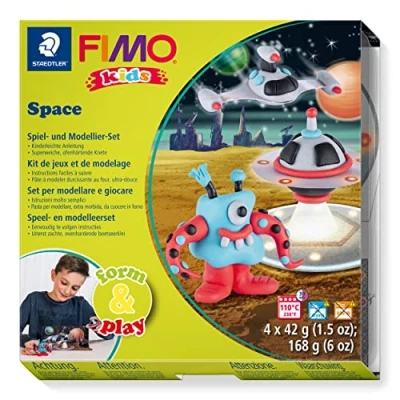 Obrázek STAEDTLER 8034 17 LYST Space Fimo kids form&amp;play sada (super měkká, tuhnoucí do trouby, návod, uzavíratelná krabička, se 4 bloky, 1 modelovací tyč a hrací kouli), vícebarevná