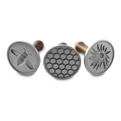 Obrázek Nordic Ware Razítko na sušenky, stříbrné, dřevěná rukojeť, různé motivy, včelka, NW 01250